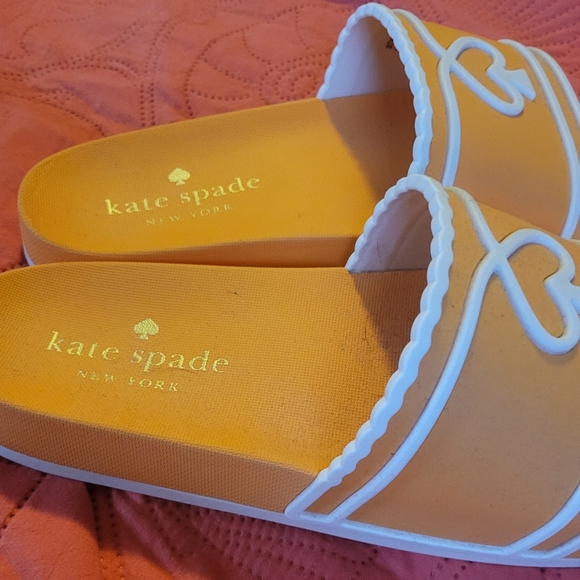 NWOB Kate Spade pool slides - Picture 3 of 5